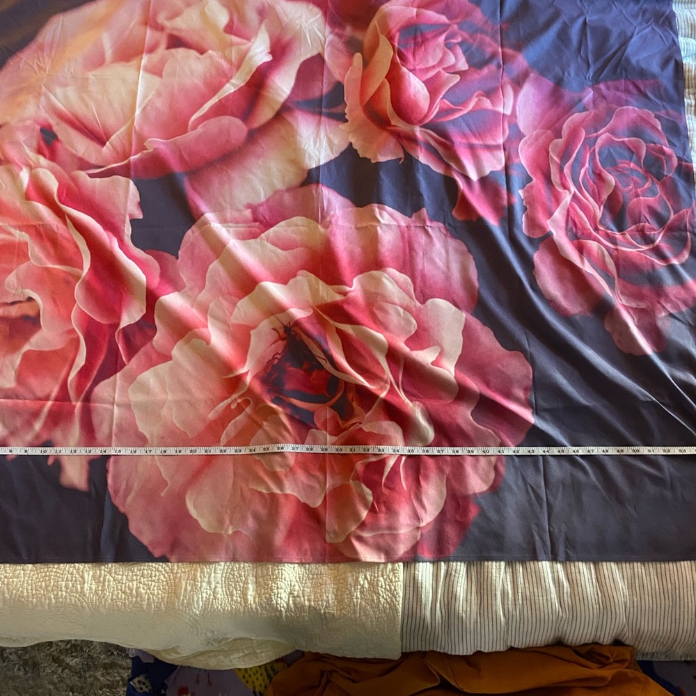 Floral Rose Print Tapestry 60*50 Or decorative throw.